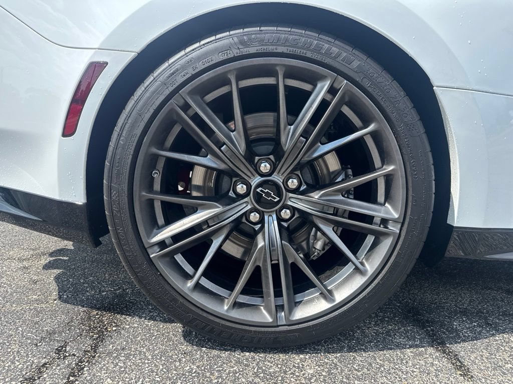 Used 2018 Chevrolet Camaro ZL1 RWD image 22