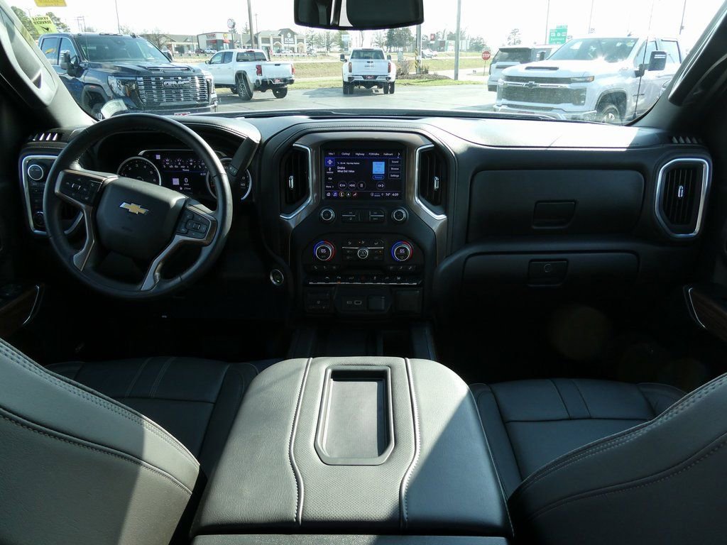 Certified 2022 Chevrolet Silverado 1500 High Country AWD/4WD image 23