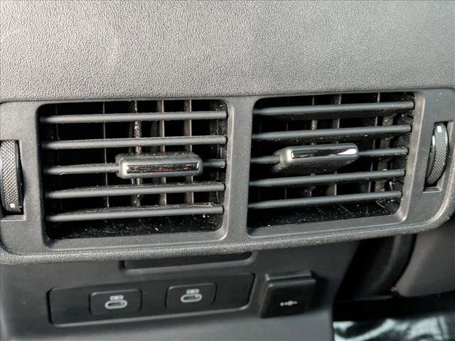 Certified 2026 Land Rover Range Rover Velar Dynamic SE image 18