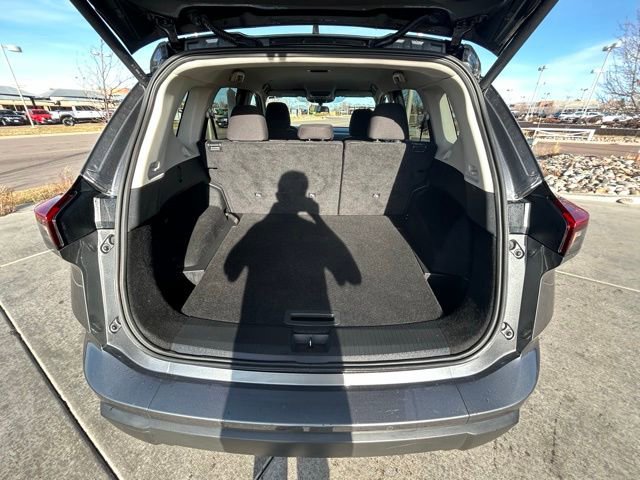 Used 2024 Nissan Rogue SV image 25