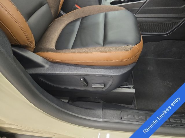 Certified 2025 Ford Bronco Sport Outer Banks w/ Outer Banks Tech Package+ AWD/4WD image 11