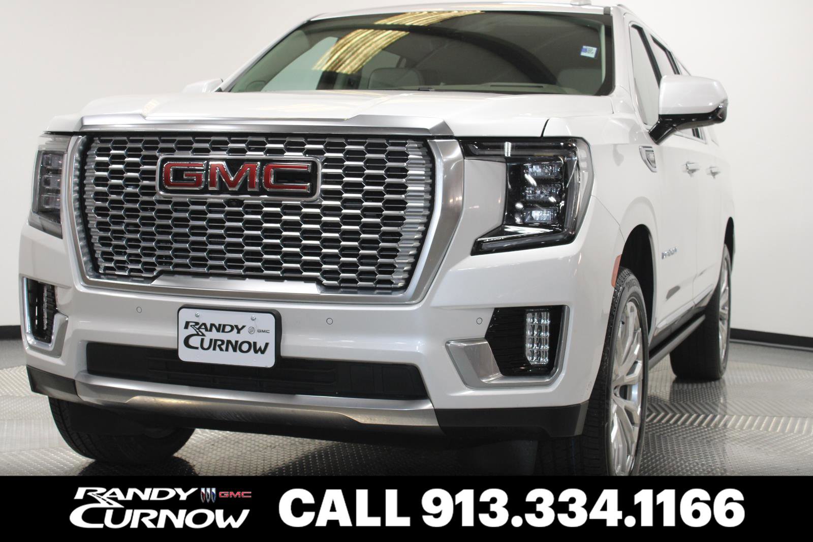 Used 2024 GMC Yukon XL Denali w/ Advanced Technology Package image 1