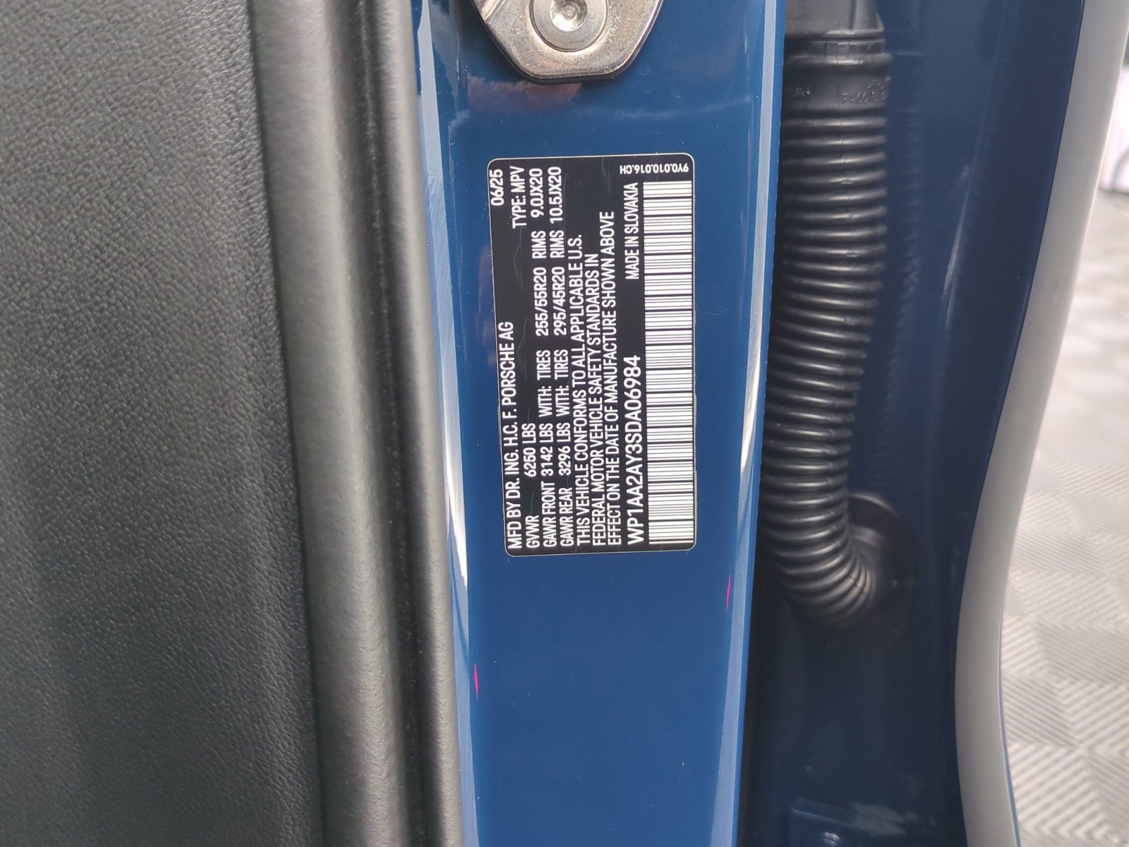 Used 2025 Porsche Cayenne image 29