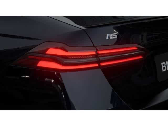 New 2026 BMW i5 M60 w/ Premium Package AWD/4WD image 8