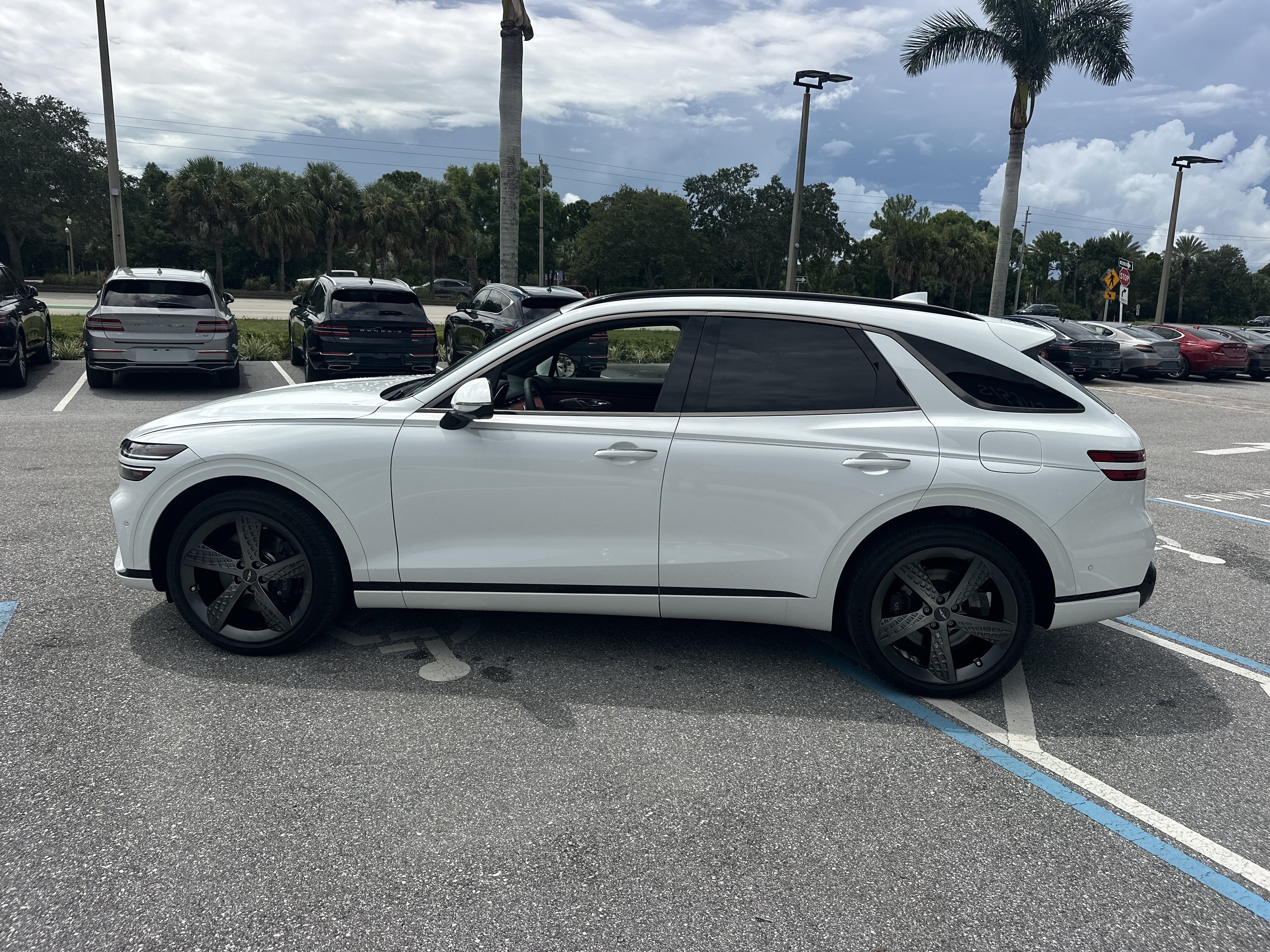 Certified 2024 Genesis GV70 2.5T w/ Sport Prestige Package AWD/4WD image 10