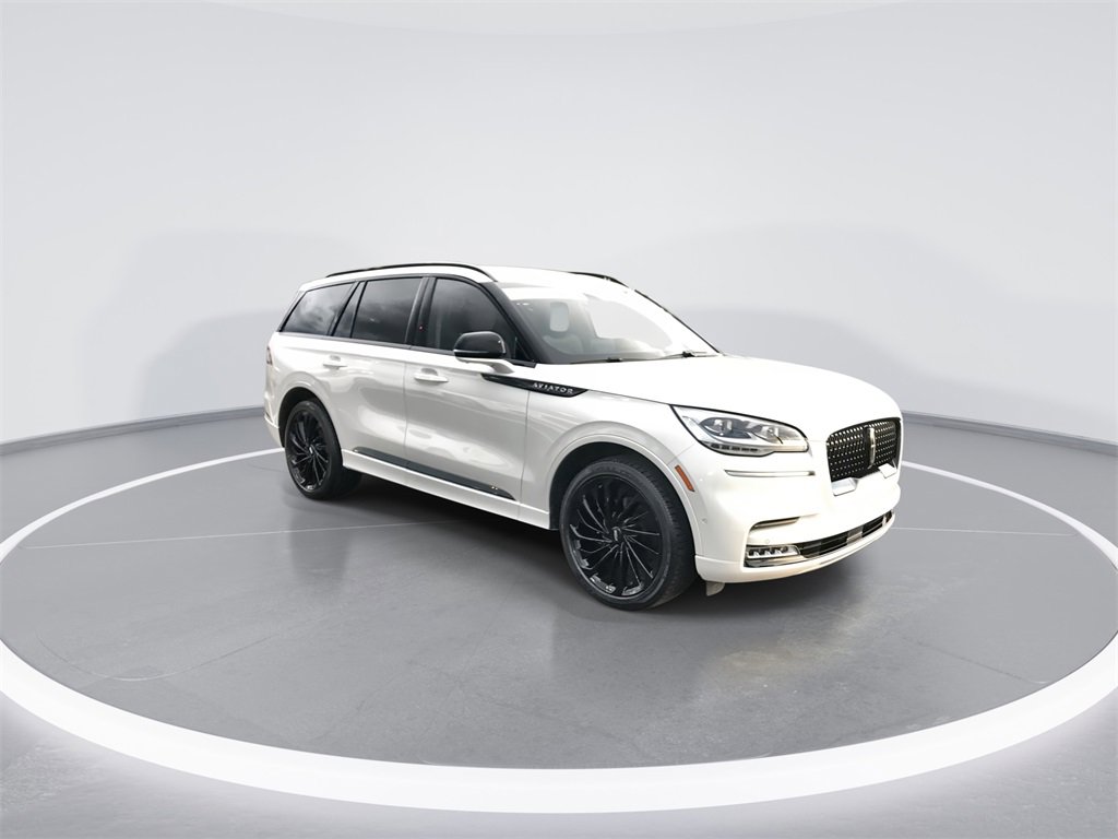 Used 2023 Lincoln Aviator Black Label w/ Jet Package image 2