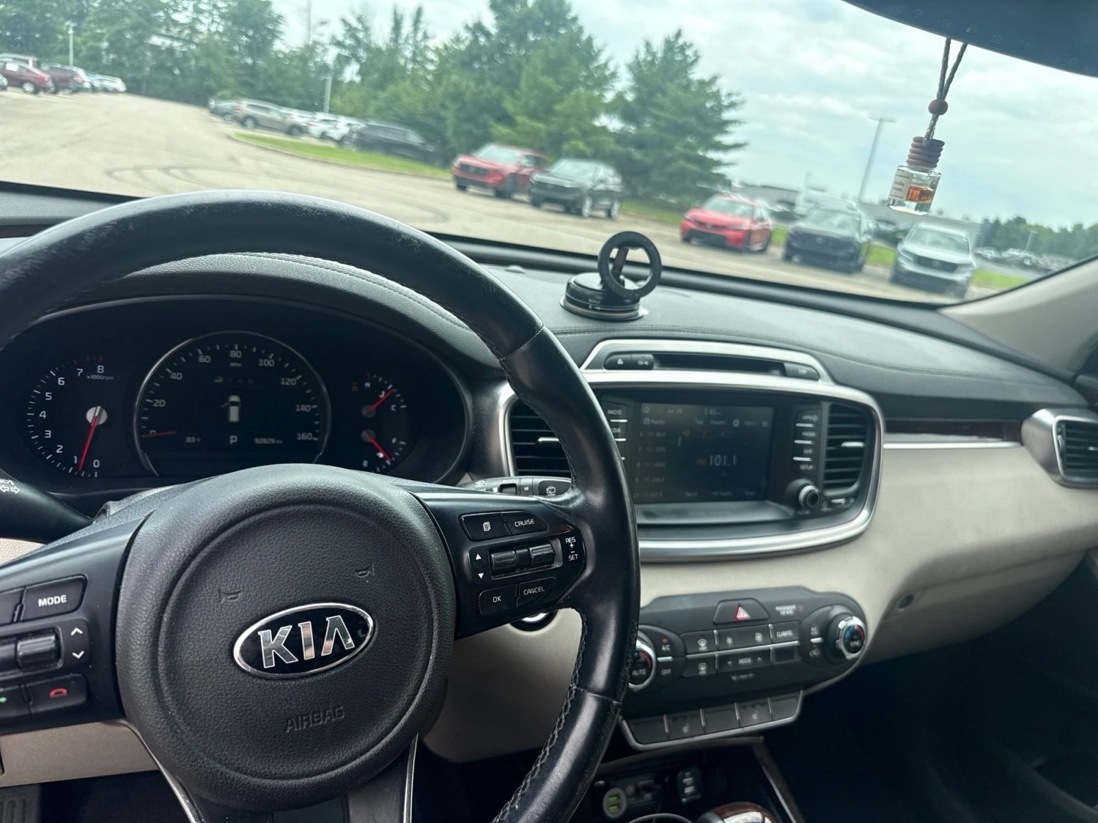 Used 2018 Kia Sorento EX AWD/4WD image 3