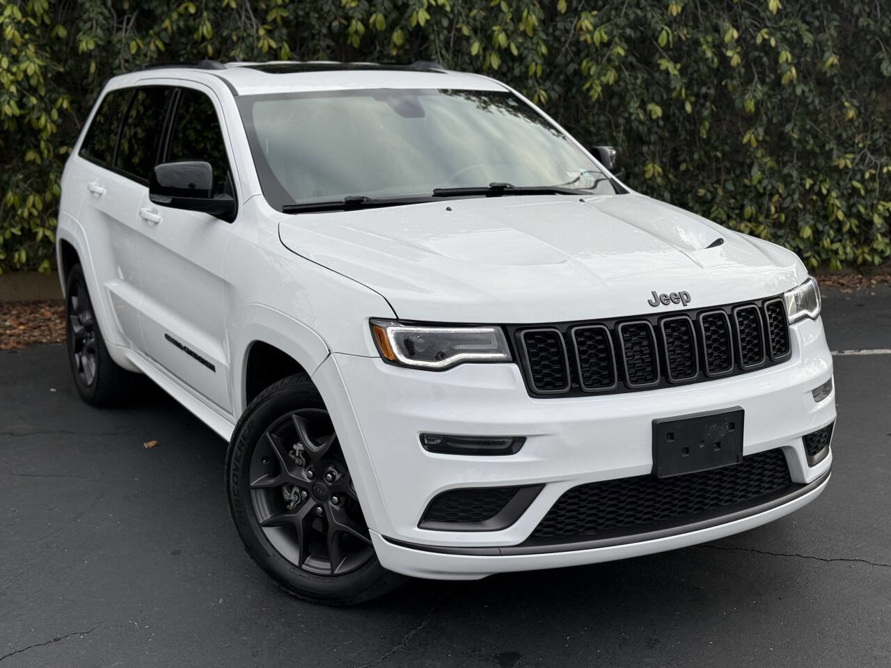 Used 2020 Jeep Grand Cherokee Limited X image 2