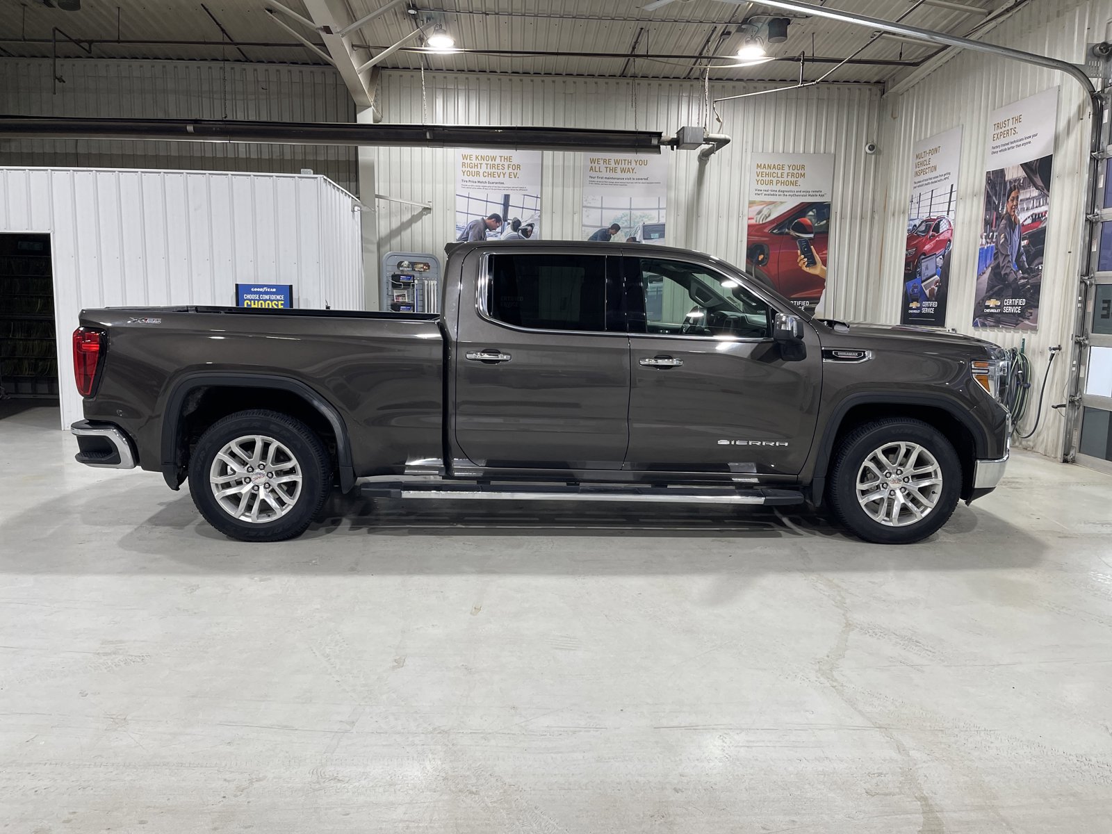 Used 2020 GMC Sierra 1500 SLT w/ SLT Premium Plus Package AWD/4WD image 9