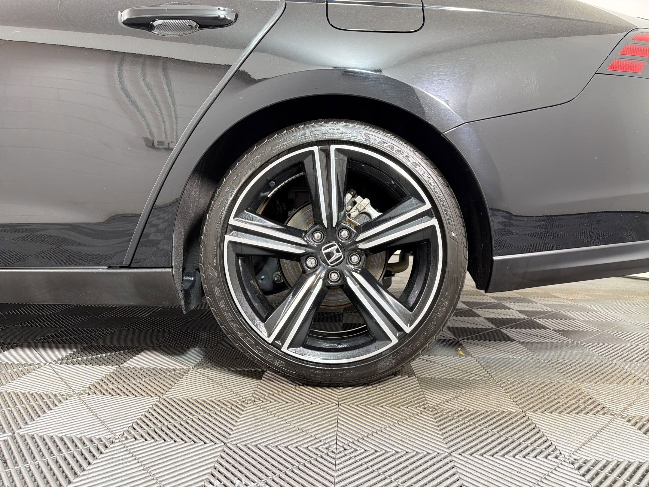 Used 2024 Honda Accord Sport image 11