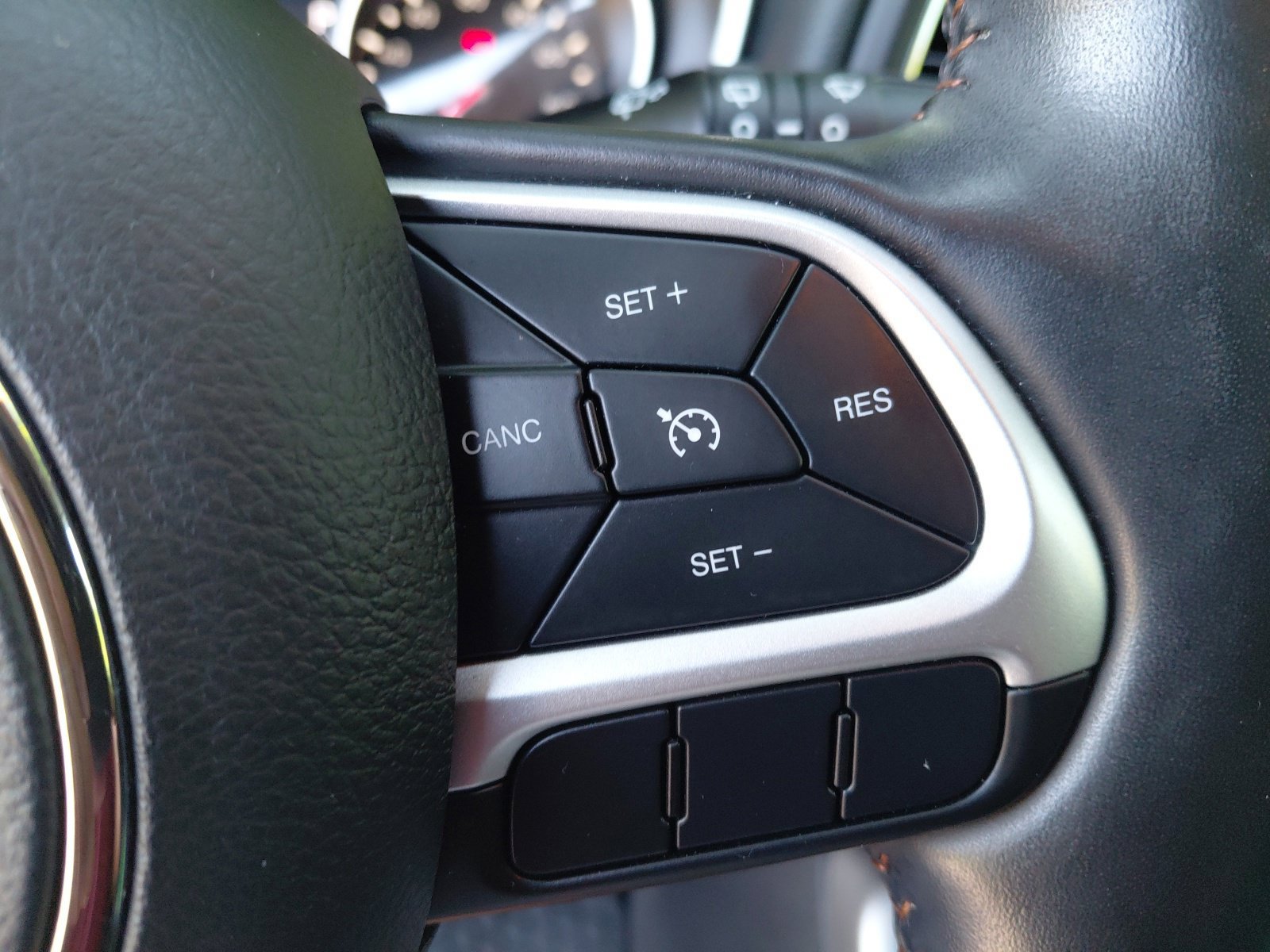 Used 2019 Jeep Compass Latitude w/ Popular Equipment Group AWD/4WD image 5