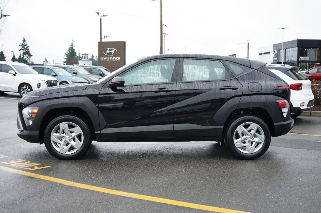 Used 2024 Hyundai Kona SE image 7