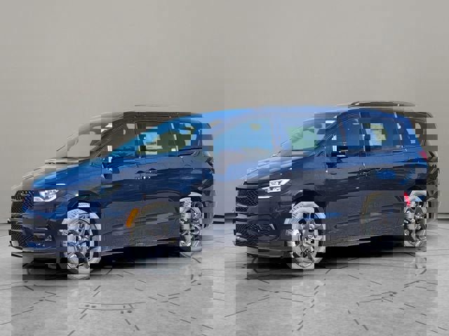 New 2026 Chrysler Pacifica Select w/ S Appearance Package AWD/4WD image 3