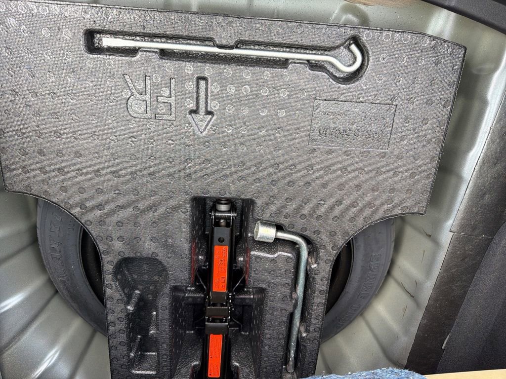Used 2024 Nissan Kicks SV FWD image 14