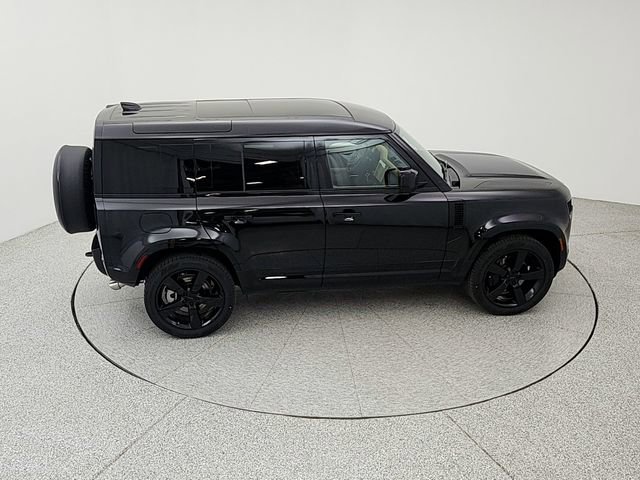 New 2026 Land Rover Defender 110 X-Dynamic SE AWD/4WD image 16