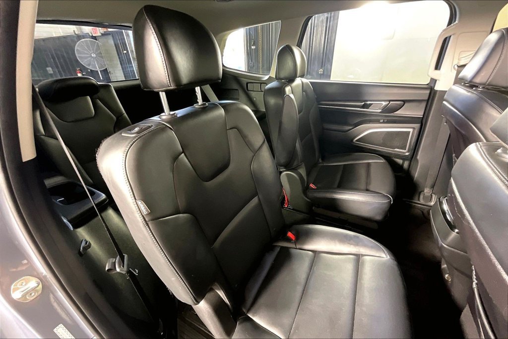 Used 2025 Kia Telluride S FWD image 34
