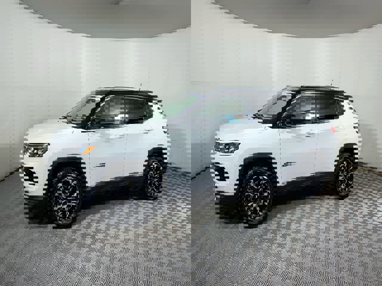 Used 2024 Jeep Compass Limited image 11