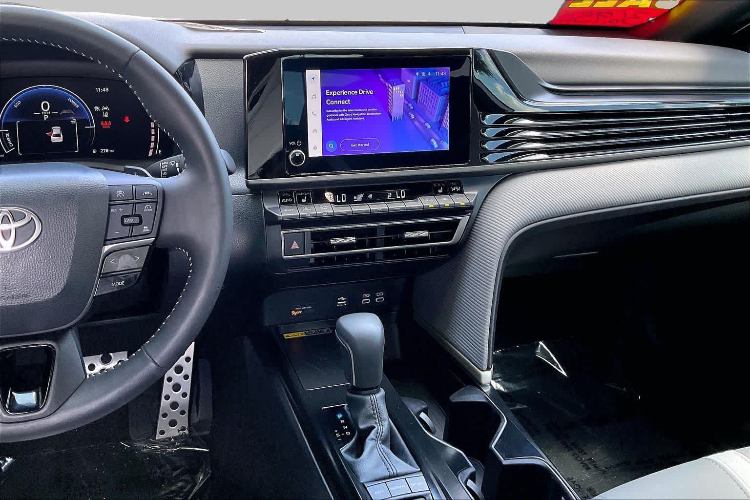 Used 2026 Toyota Camry SE w/ Convenience Package FWD image 7