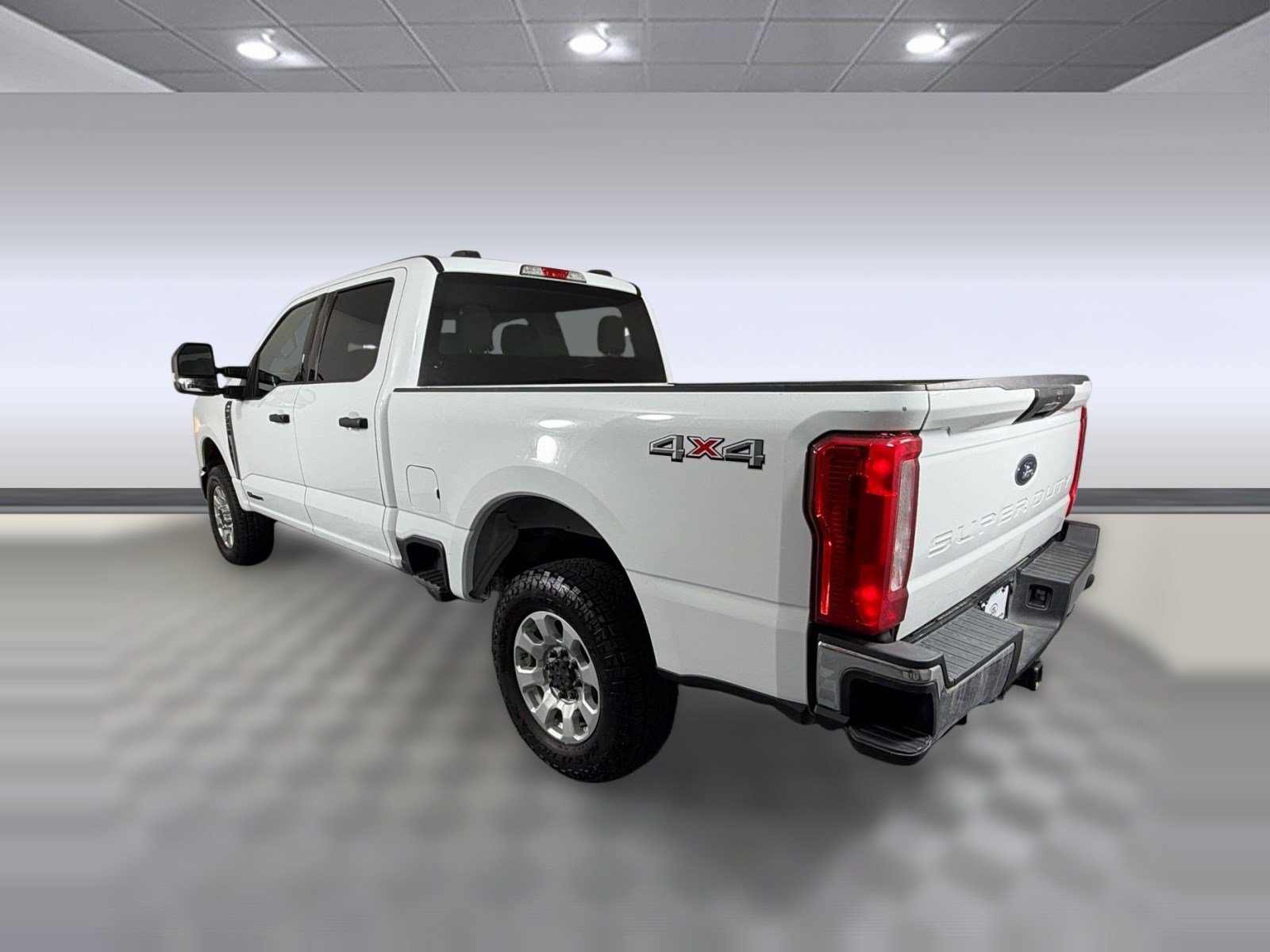 Used 2024 Ford F250 XLT AWD/4WD image 3