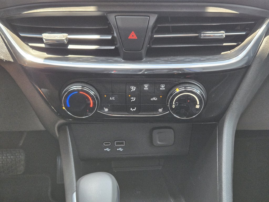 Used 2025 Buick Encore GX Sport Touring w/ Experience Buick Package FWD image 21