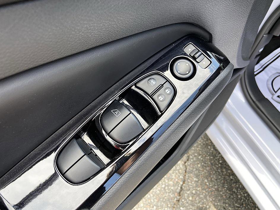 Certified 2024 Nissan Altima 2.5 SR FWD image 10