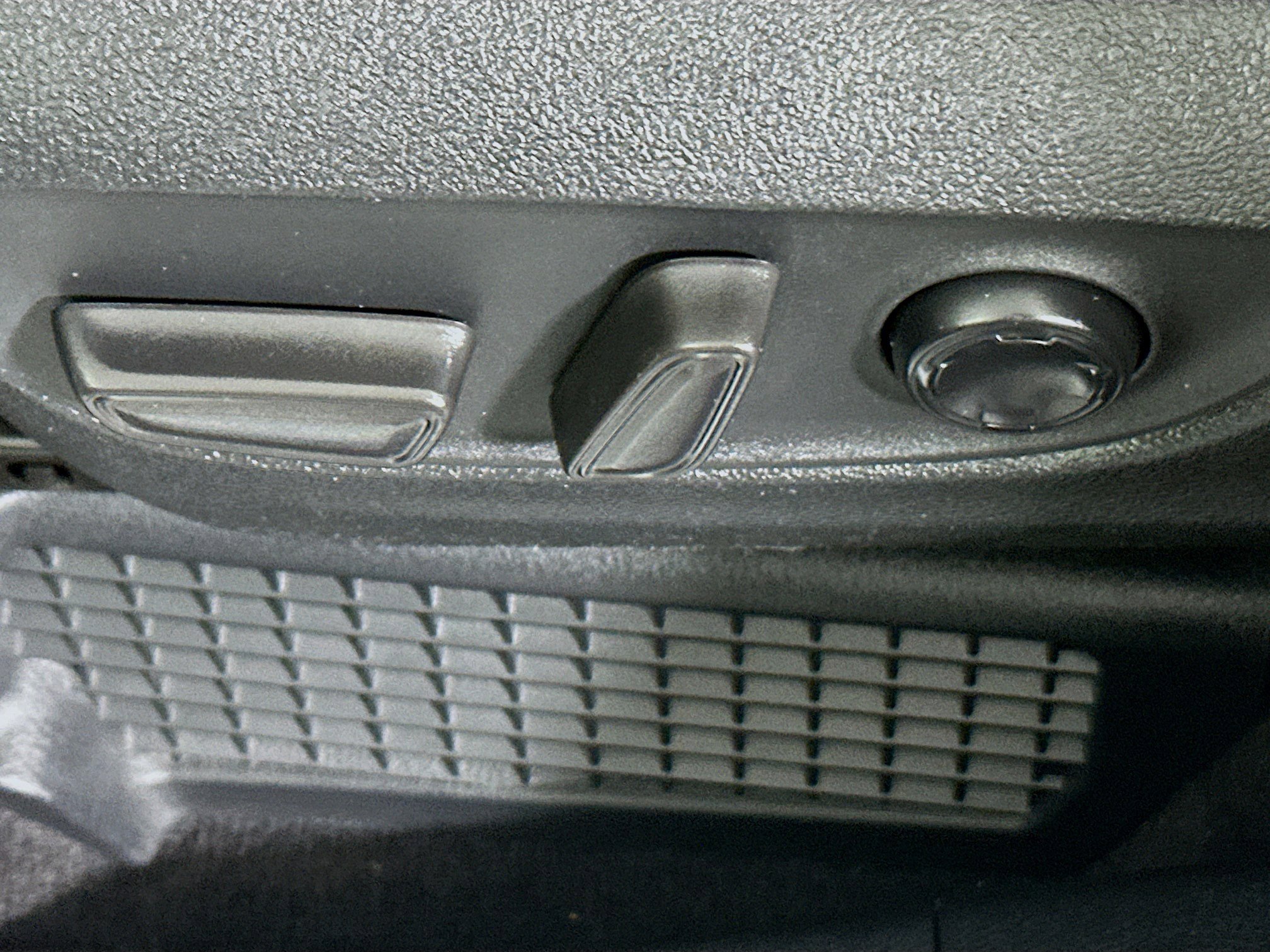 Used 2024 Toyota Sienna Platinum image 13