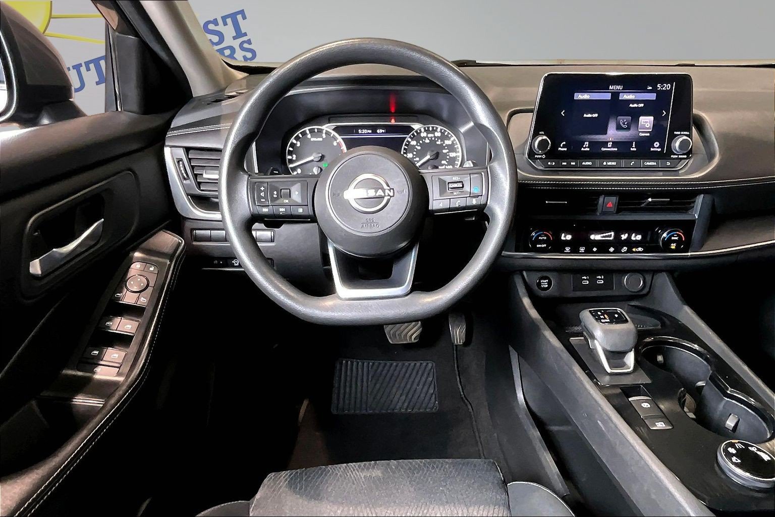 Used 2024 Nissan Rogue SV AWD/4WD image 9
