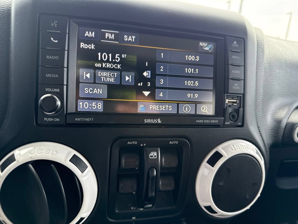 Used 2015 Jeep Wrangler Unlimited Sahara AWD/4WD image 15
