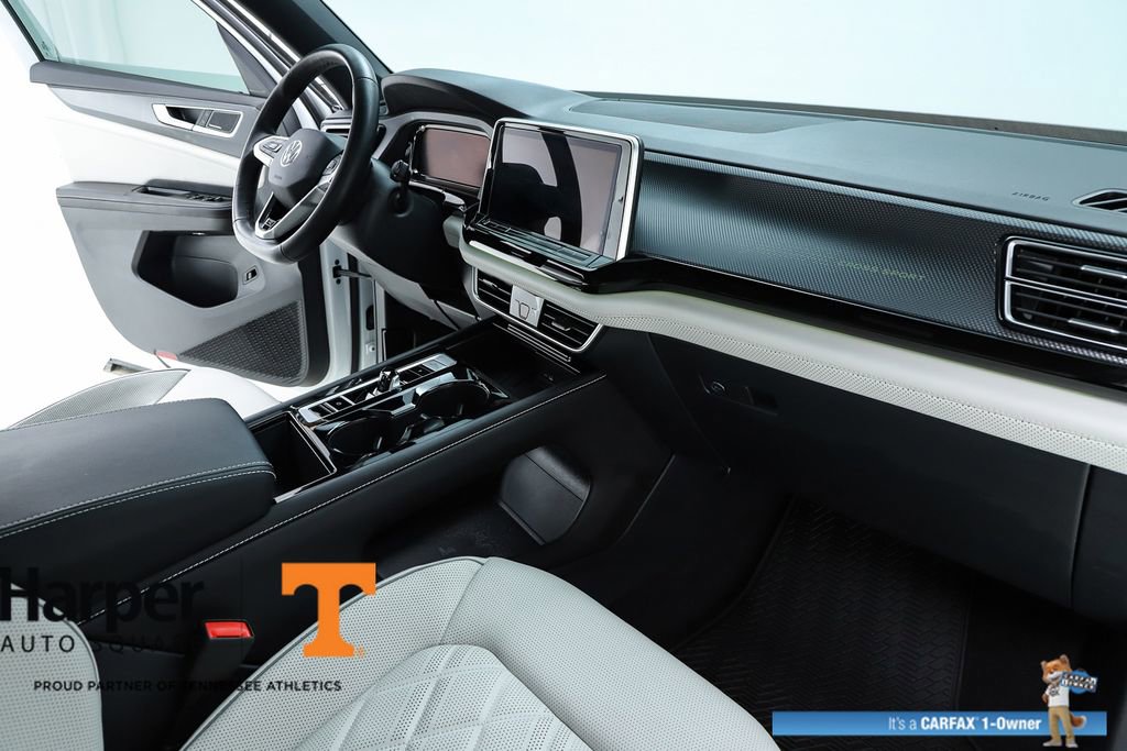 Used 2025 Volkswagen Atlas Cross Sport SEL Premium R-Line image 72