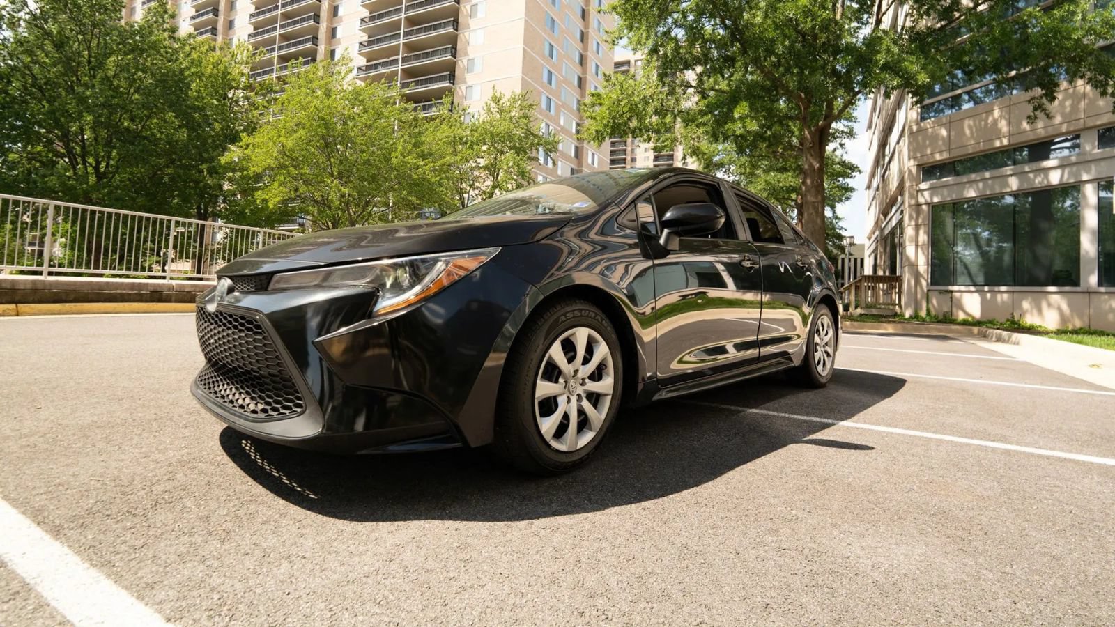 Used 2021 Toyota Corolla LE FWD image 8
