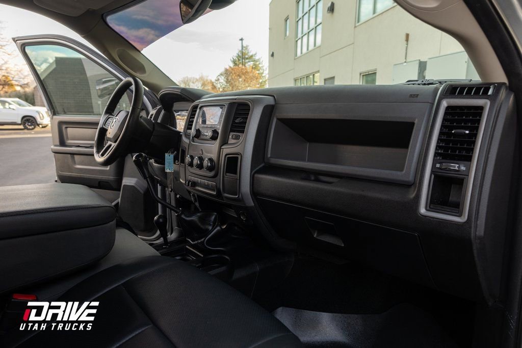 Used 2017 RAM 3500 Tradesman w/ Chrome Appearance Group image 13