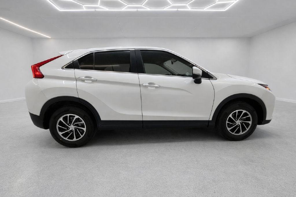 Used 2020 Mitsubishi Eclipse Cross ES image 2