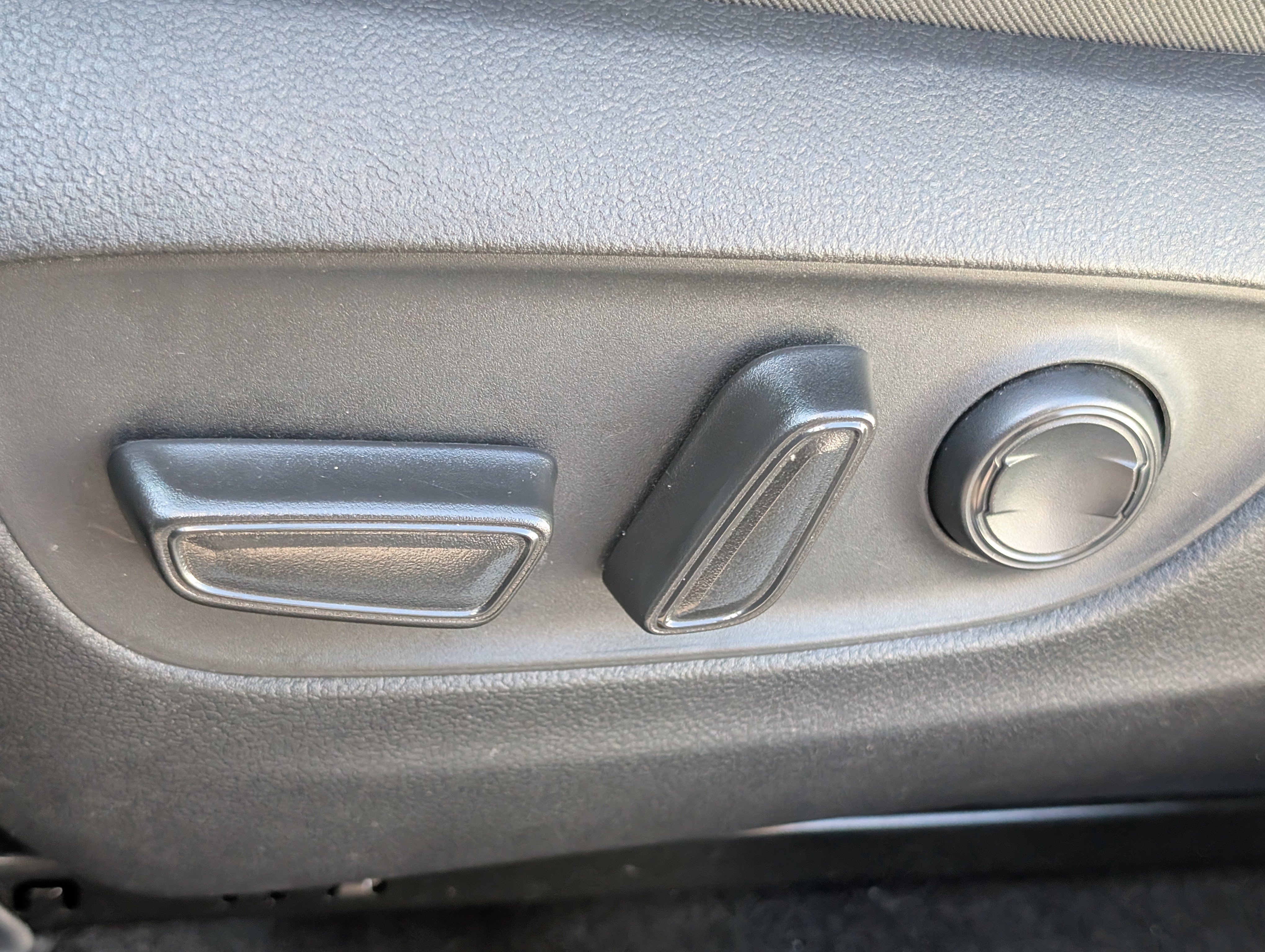 Used 2025 Toyota RAV4 XLE AWD/4WD image 20