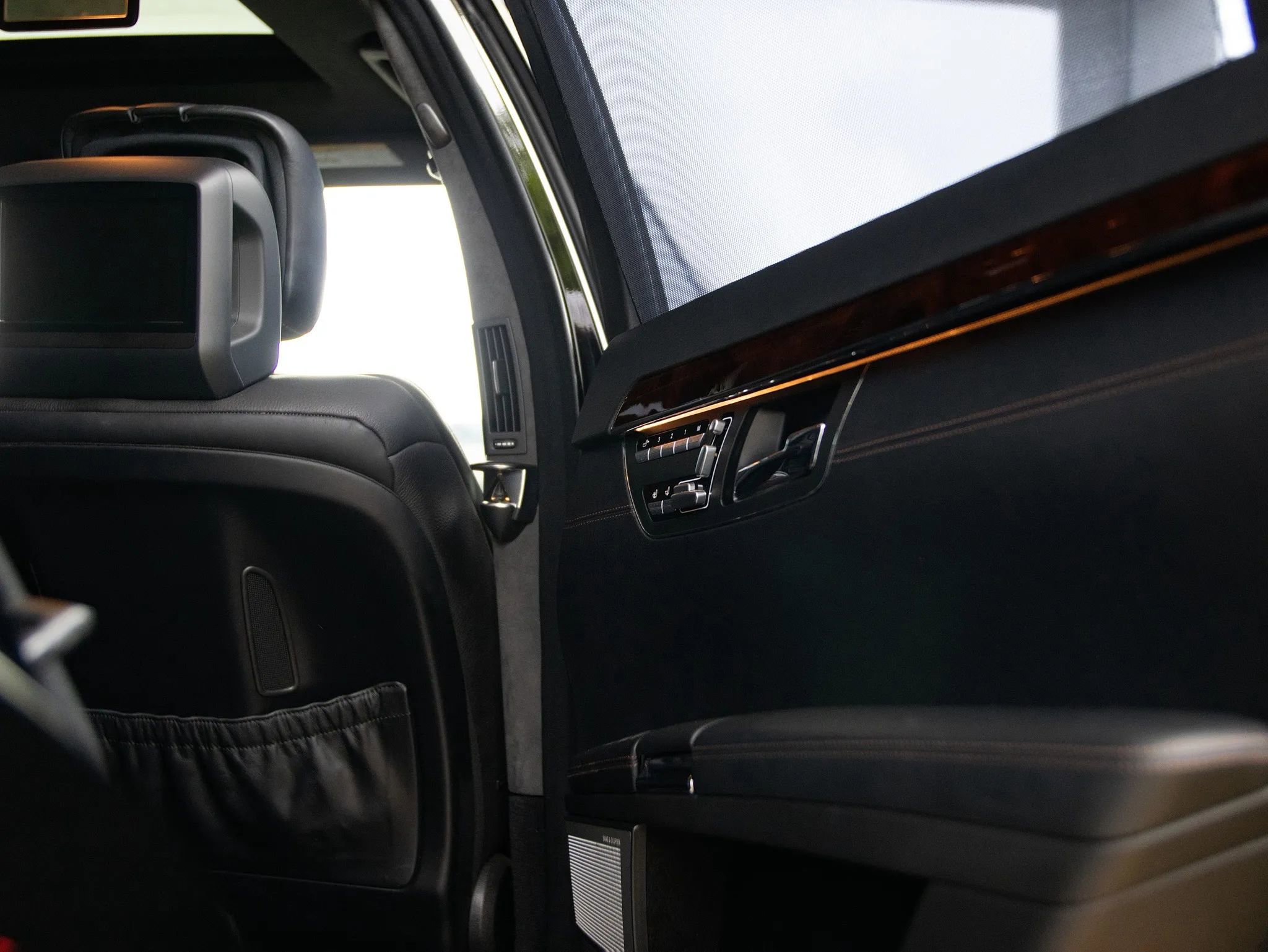 Used 2011 Mercedes-Benz S 63 AMG w/ AMG Performance Pkg image 28