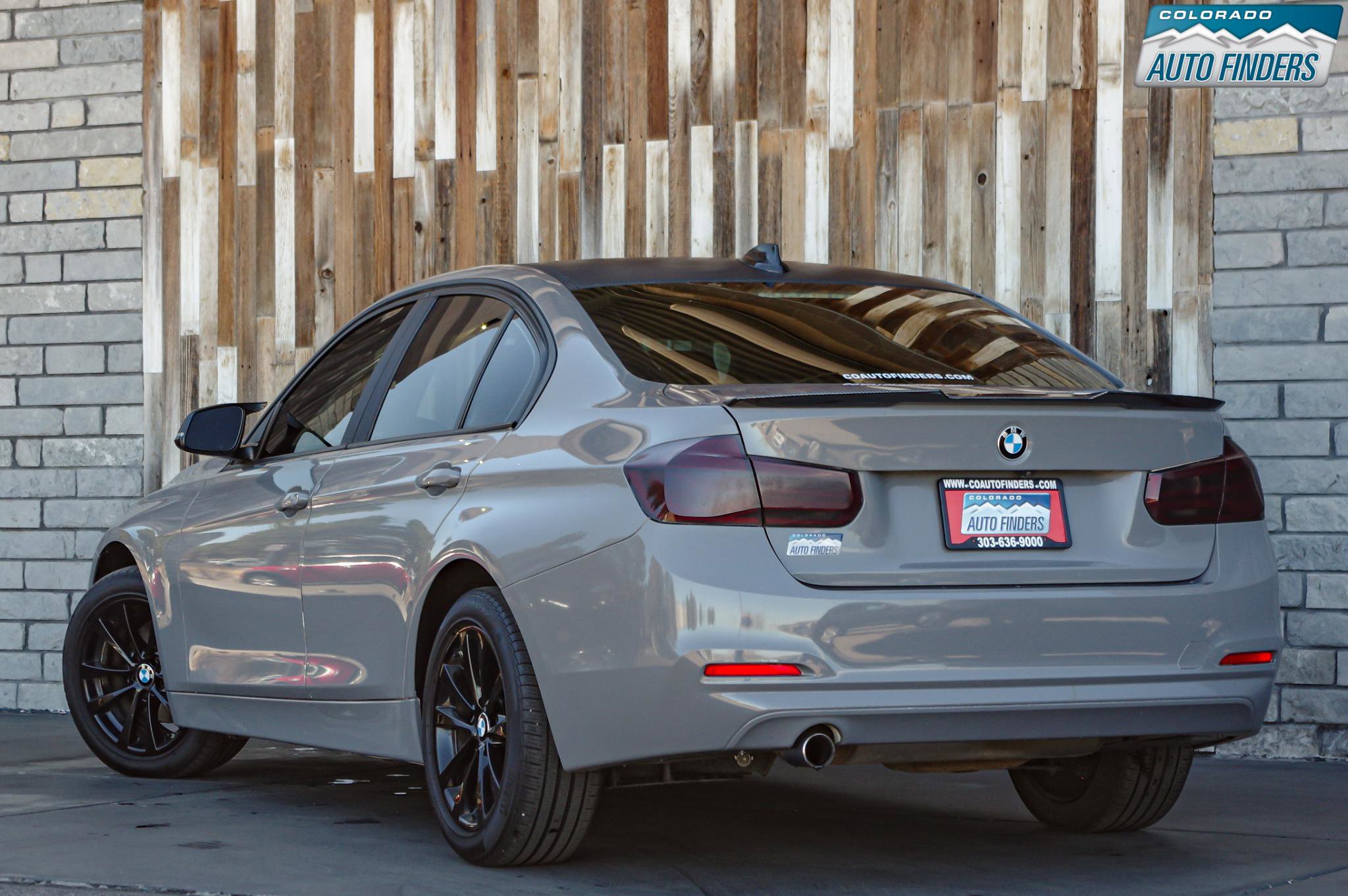 Used 2018 BMW 320i xDrive Sedan image 4