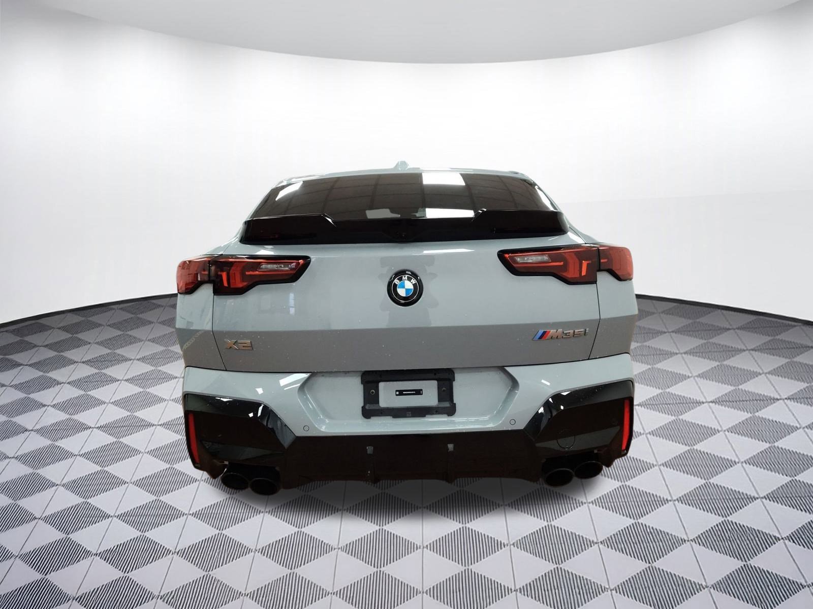 Used 2025 BMW X2 M35i w/ Premium Package image 9