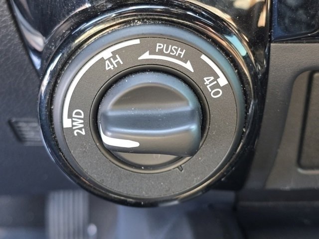 Used 2021 Nissan Titan Platinum Reserve w/ Moonroof Package image 19