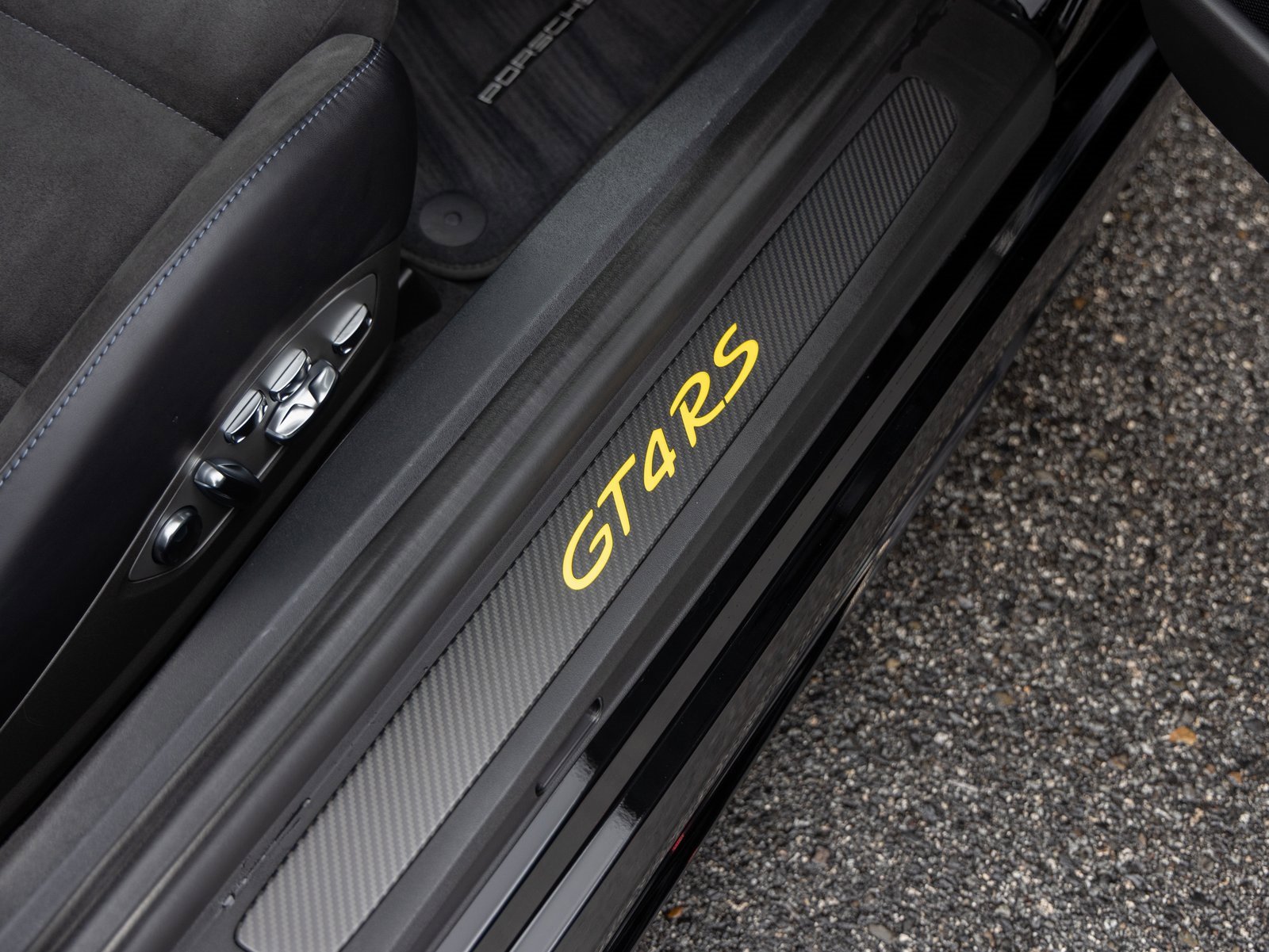 Certified 2023 Porsche 718 Cayman GT4 RS w/ Weissach Package image 32