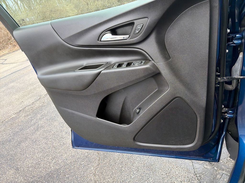 Used 2022 Chevrolet Equinox LT FWD image 11