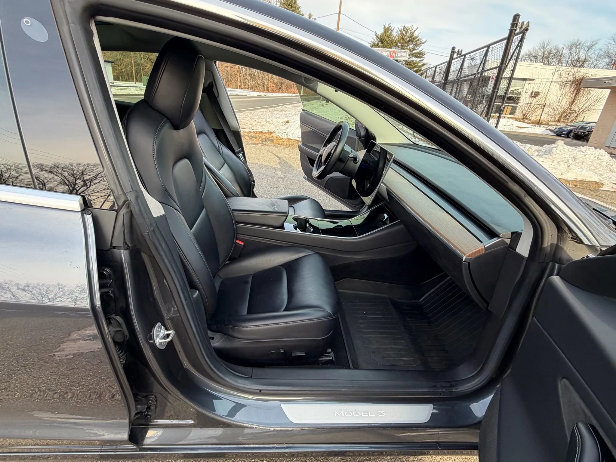 Used 2018 Tesla Model 3 Long Range image 13