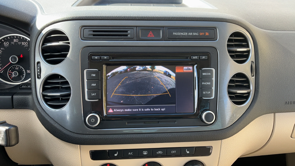 Used 2015 Volkswagen Tiguan SEL AWD/4WD image 36