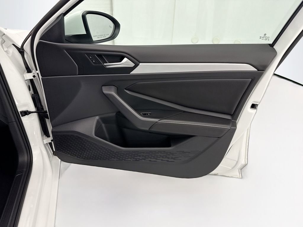 Used 2025 Volkswagen Jetta S image 23
