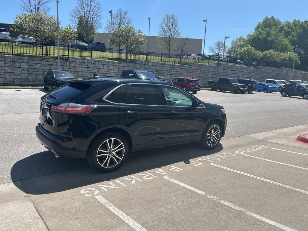 Used 2021 Ford Edge Titanium FWD image 5