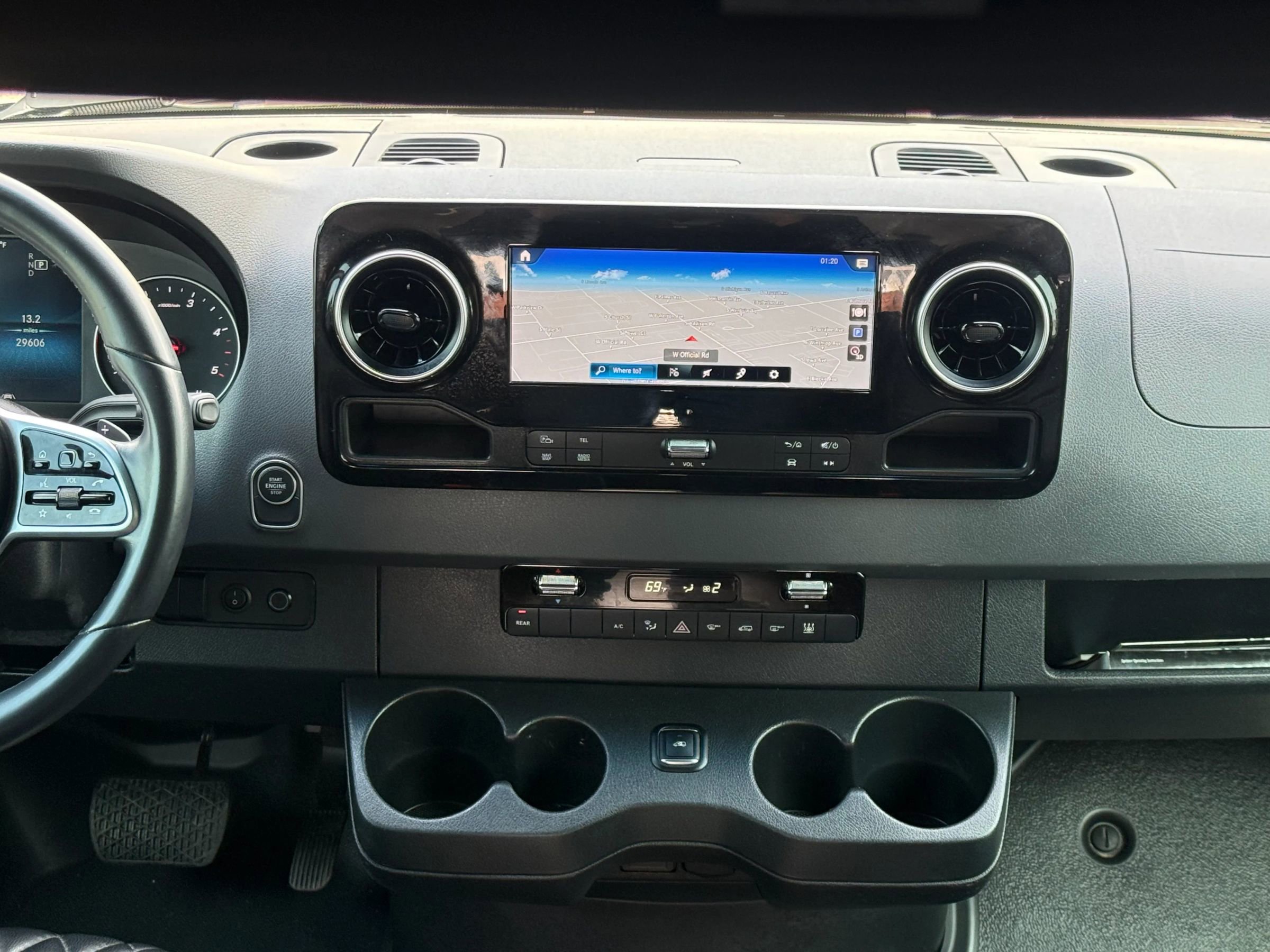 Used 2022 Mercedes-Benz Sprinter 2500 image 23