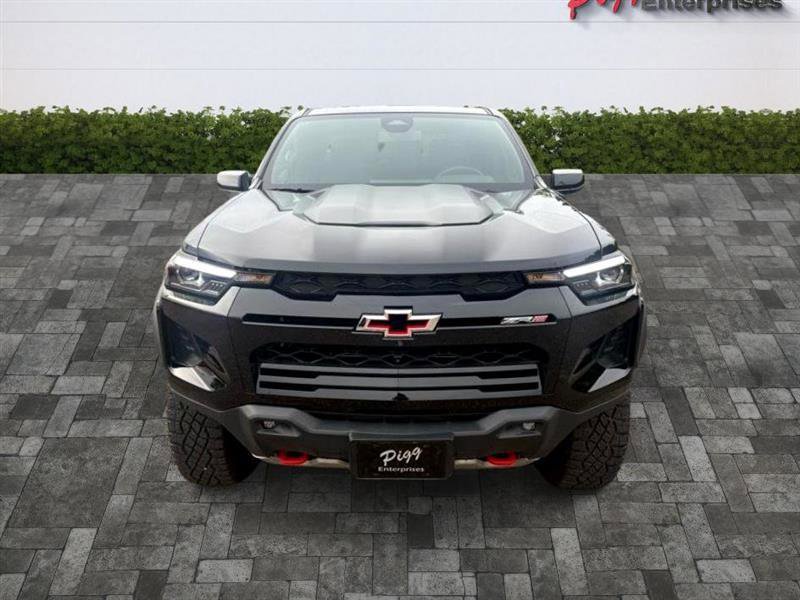 Used 2025 Chevrolet Colorado ZR2 w/ Technology Package AWD/4WD image 6