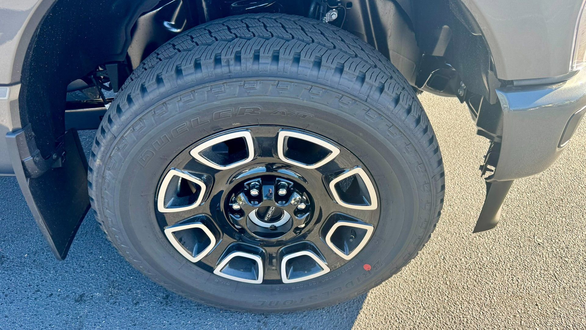 New 2026 Ford F250 Platinum w/ FX4 Off-Road Package image 5