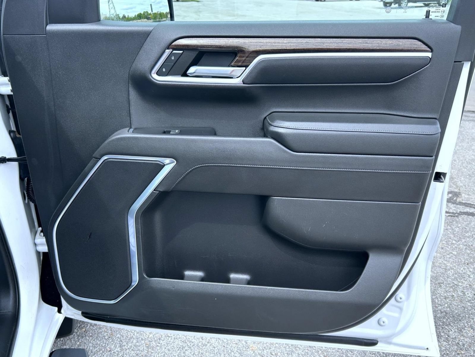 Certified 2022 GMC Sierra 1500 Elevation w/ LPO, Elevation Black Package AWD/4WD image 17