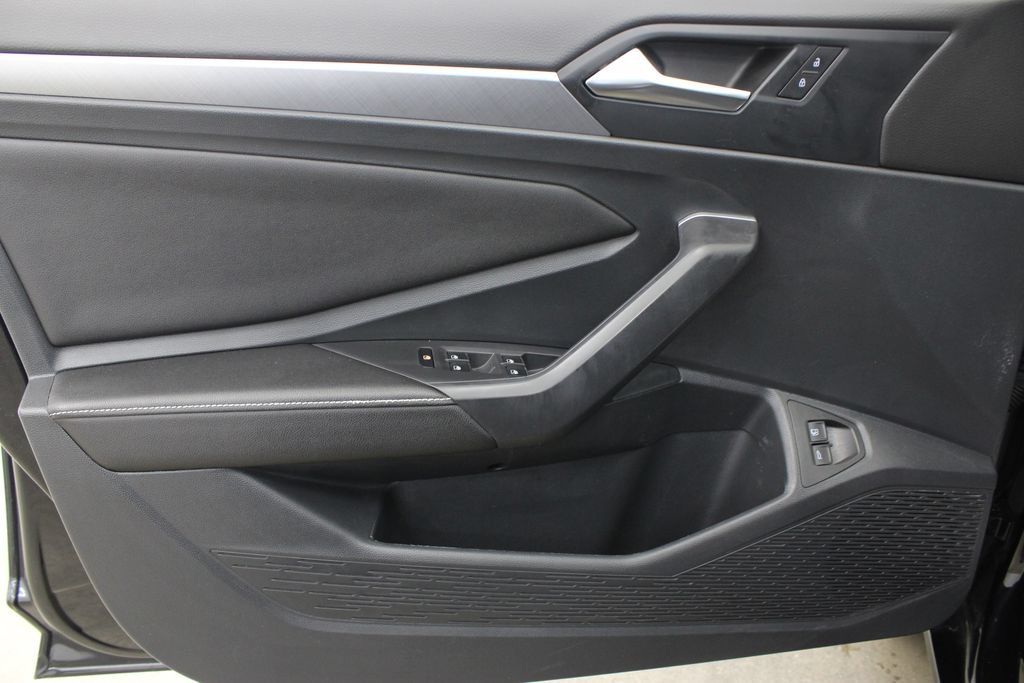 Certified 2023 Volkswagen Jetta SE FWD image 16