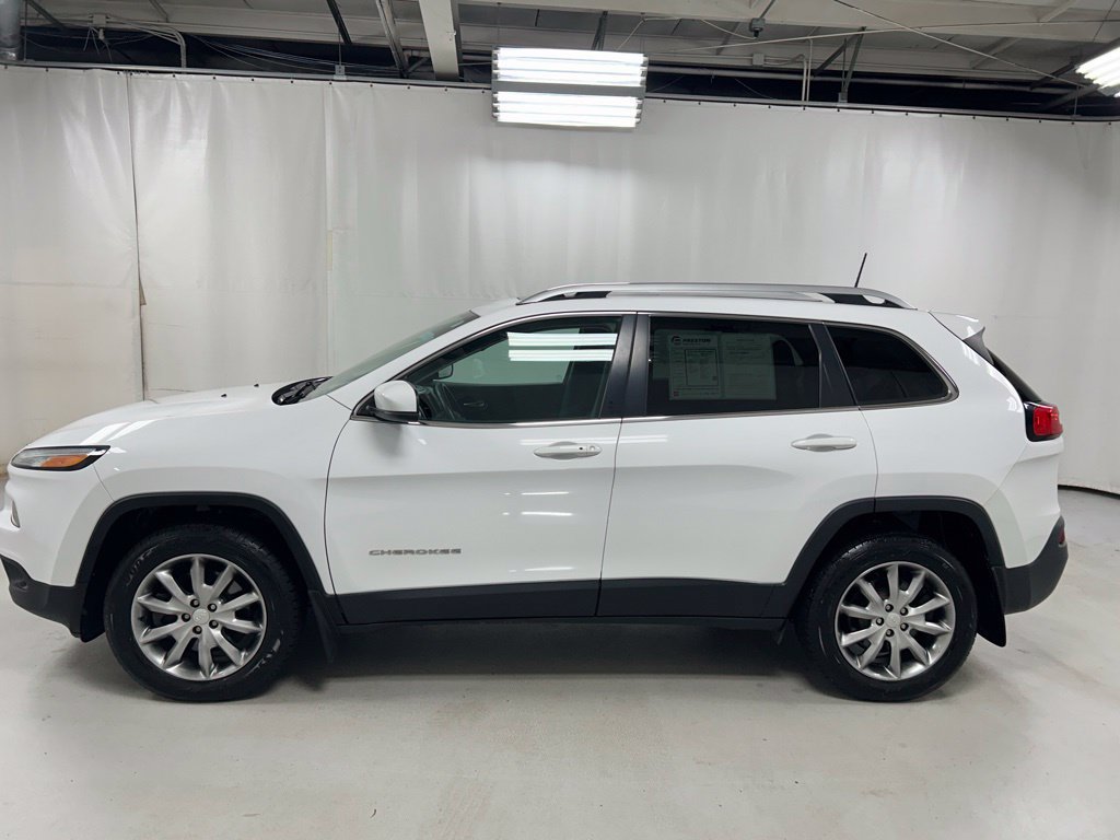 Used 2018 Jeep Cherokee Limited AWD/4WD image 8