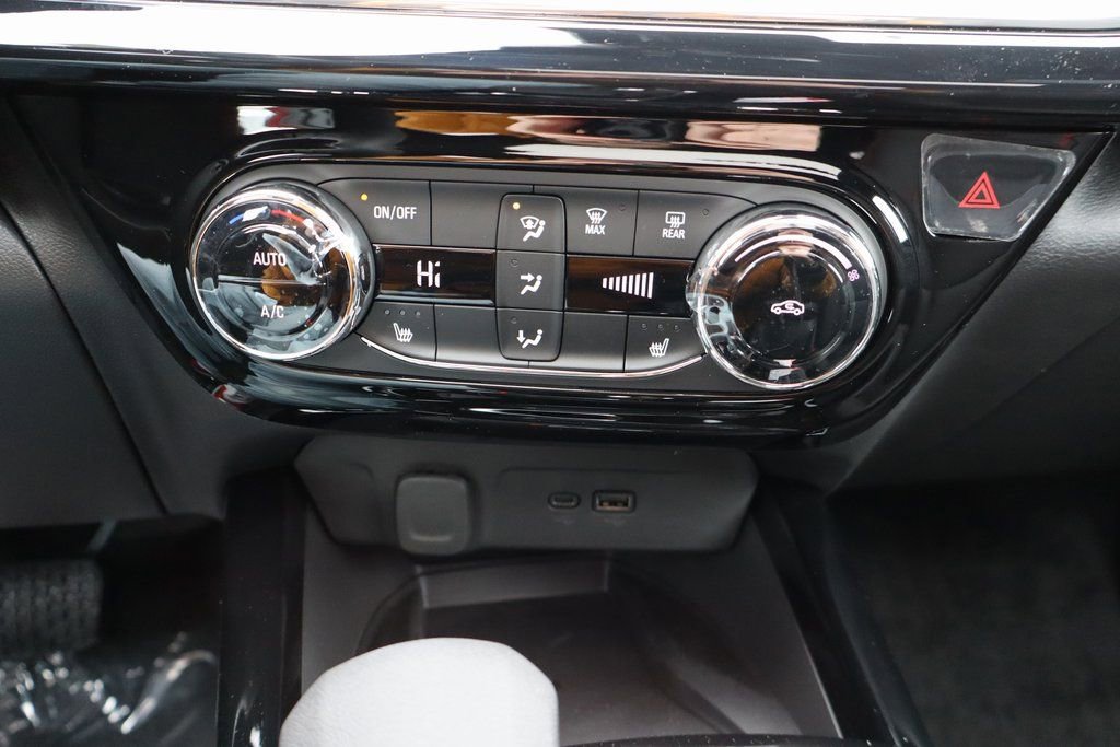 New 2026 Chevrolet Trax RS w/ Sunroof Package image 13